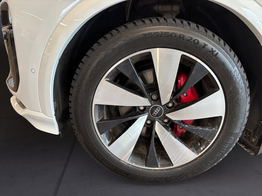 Bild 3 av Audi Q6 e-tron quattro Panorama/S-line Selection/MMi Pro/VHJ