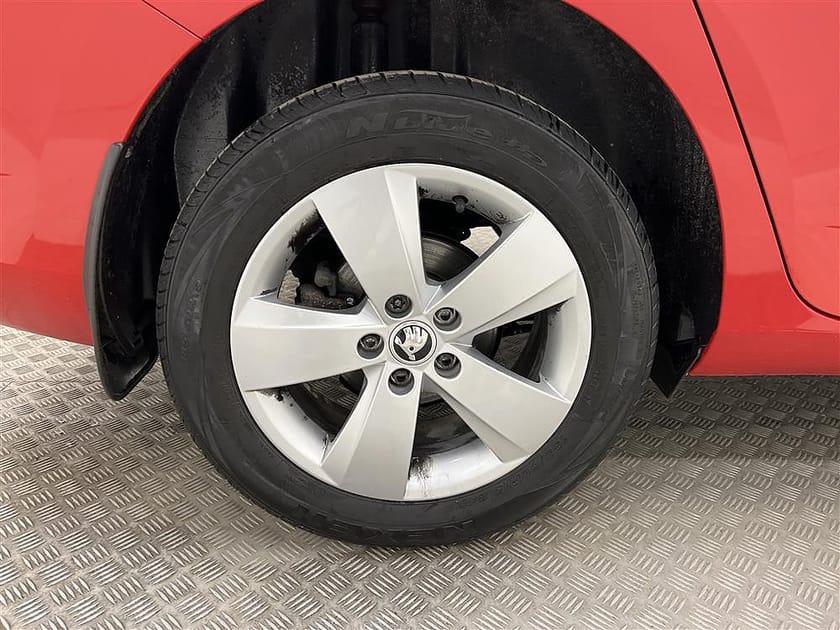 Bild 2 av Škoda Fabia Kombi Skoda 1.0 TSI 110hk Keyless PDC