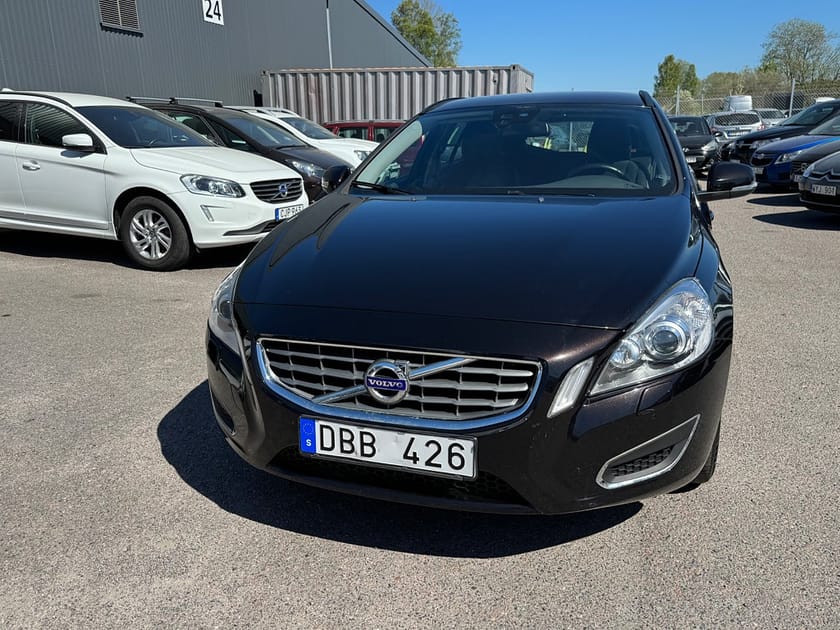 Bild 3 av Volvo V60 T3 150hk Momentum|1-BRUK|NYSERV|DRAG|SoV|