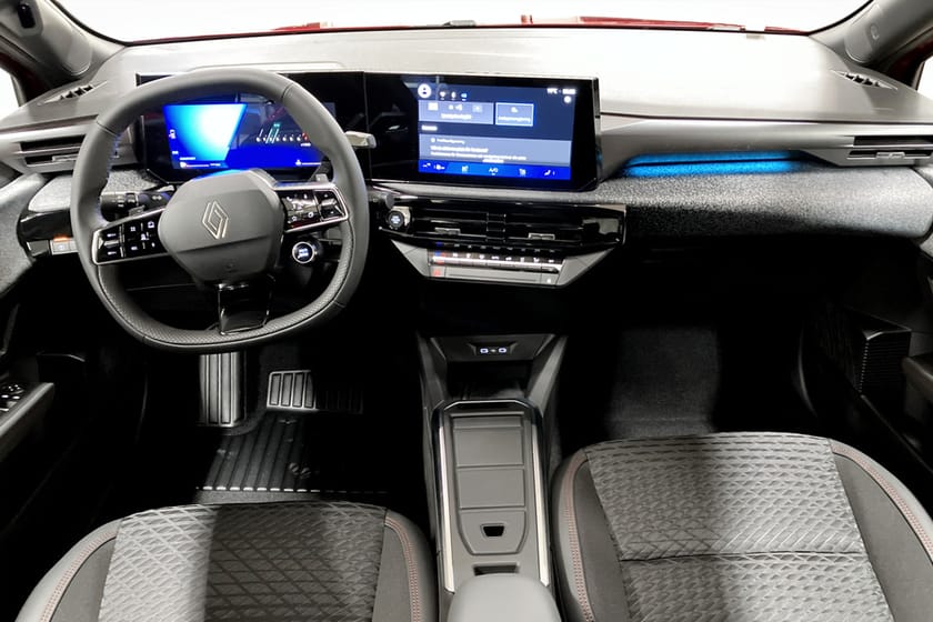 Bild 4 av Renault Clio TCe 115 techno 5-d