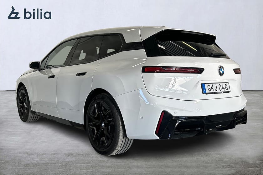 Bild 5 av BMW iX xDrive60 M Sport/luftfjädring/M Sport/22"/H&K/Drag