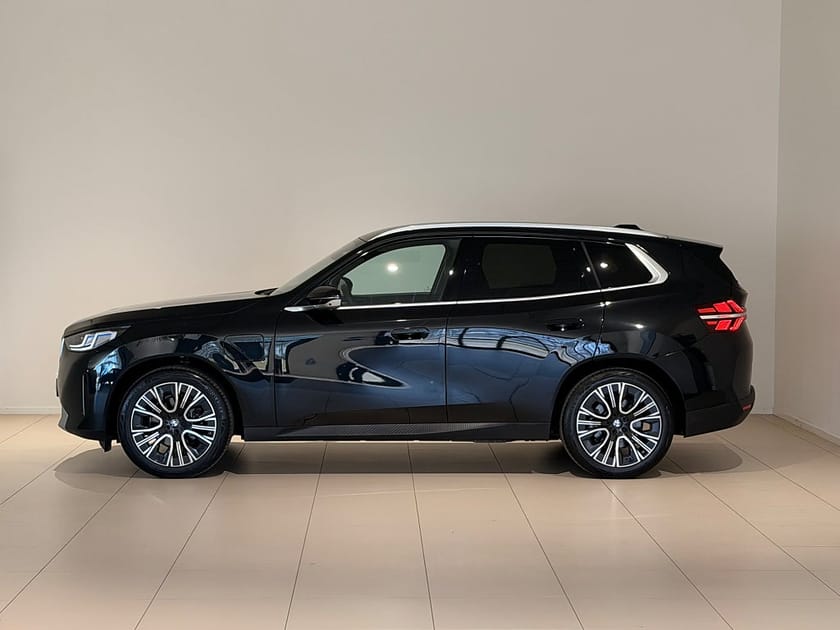 Bild 2 av BMW X3 30e xDrive xDrive, Drag, Värmare, Driving/Parking Plus, HK,20"
