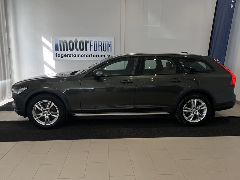 Bild 2 av Volvo V90 Cross Country D5 Momentum AWD Aut Drag