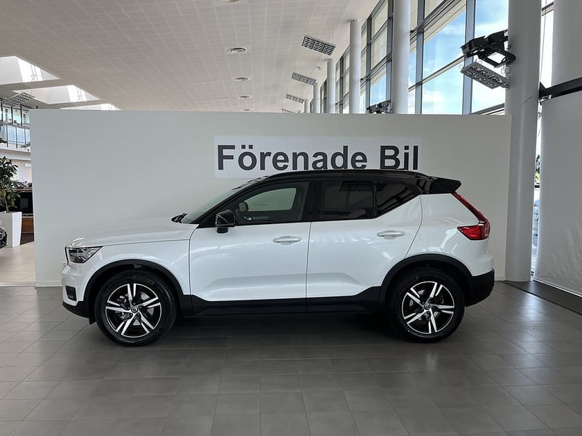 Bild 3 av Volvo XC40 Volvo B4 R-Design Panorama 360° Kamera PilotAssist