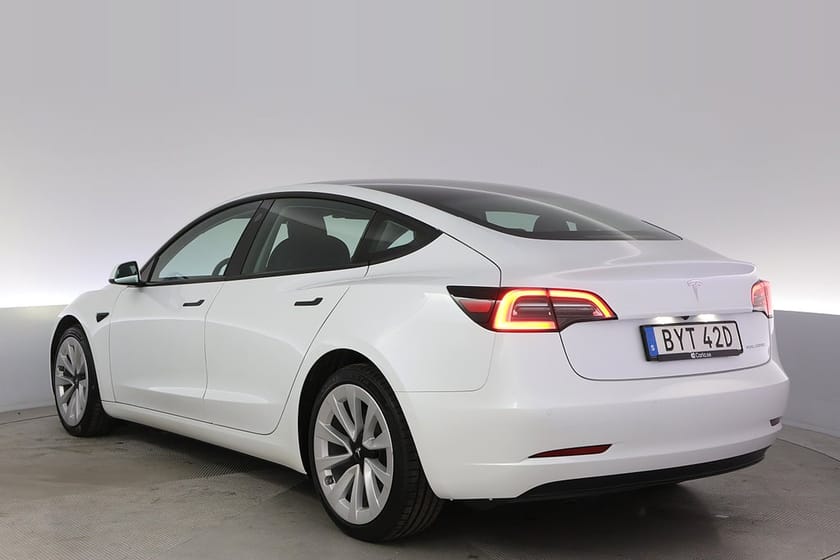 Bild 4 av Tesla Model 3 Long Range AWD Refresh Autopilot 19" Pano