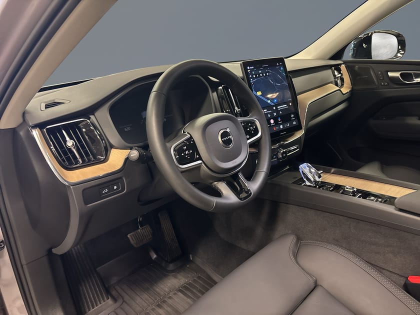 Bild 5 av Volvo XC60 T6 AWD Plus Dark Nordic Edition//360-kamera//