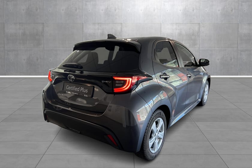 Bilde 5 av Toyota Yaris Hybrid 115 /LETTKJØRT/R-KAMRA/RATTVARME/ACTIVETECH/