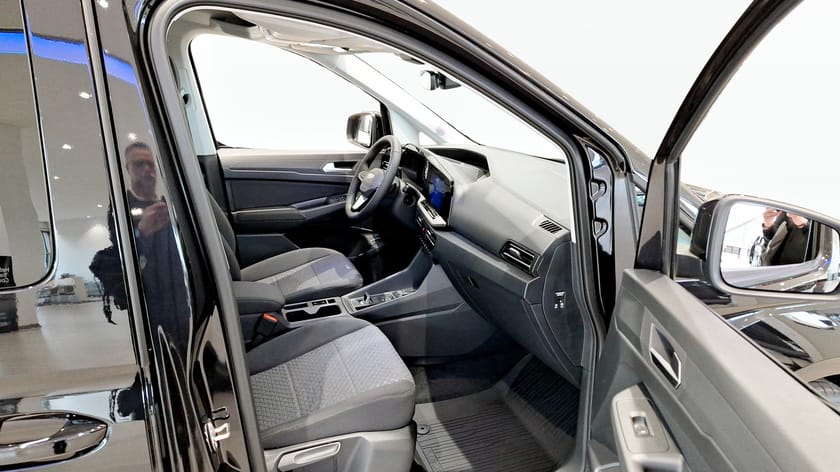 Bild 3 av Ford Tourneo Connect TITANIUM L1 1.5 ECOBOOST PLUG-IN-HYBRID