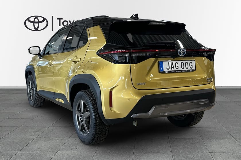 Bild 3 av Toyota Yaris Cross Hybrid AWD-i 1,5 ADVENTURE - BITONE, JBL 116hk