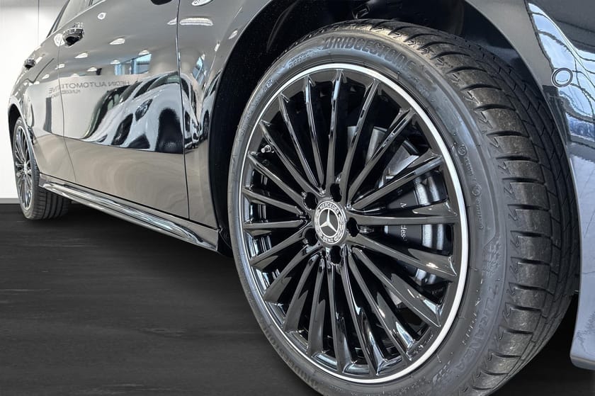 Bild 5 av Mercedes-Benz A 250 e | AMG | Burmester | Panorama | Night Package