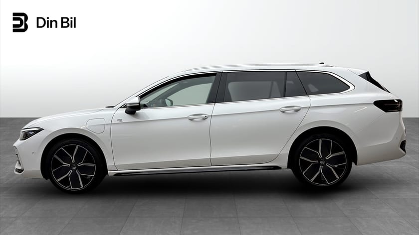 Bild 2 av Volkswagen Passat Variant eHybrid 1.5 TSI 272HK DSG / R-line/Drag/Panorama