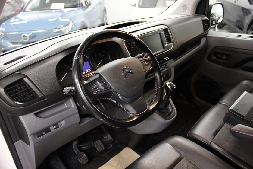 Bild 2 av Citroën Jumpy Van 1,5 Business 120Hk B-Kamera Drag Värmare SoV