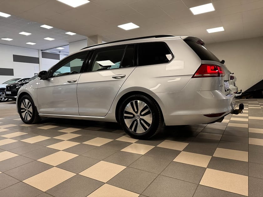 Bild 2 av Volkswagen Golf Sportscombi 1.6 TDI DPF BMT Masters Euro 5