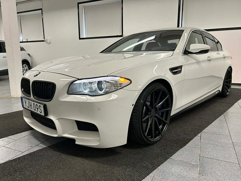 Bild 1 av BMW M5 DCT 560 hk HUD Softclose Euro 6 Mkt påkostad