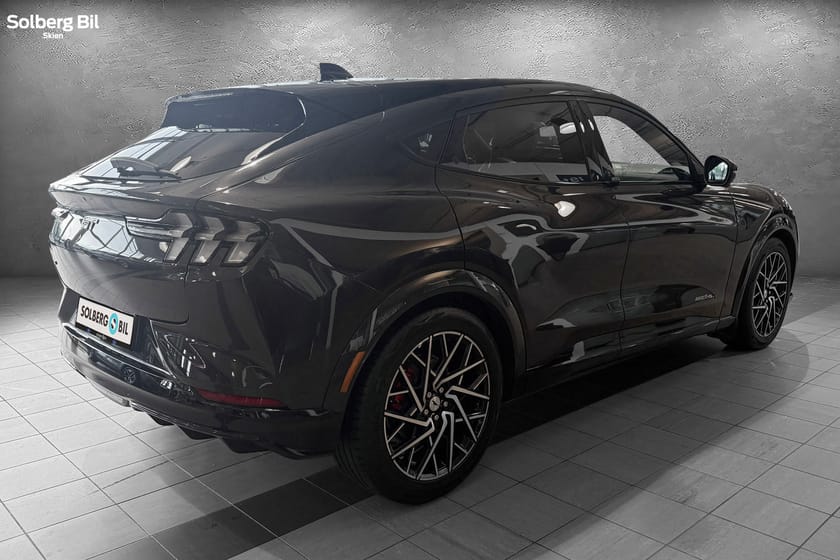 Bilde 2 av Ford Mustang Mach-E GT AWD Panorama/360°kamera/CarPlay