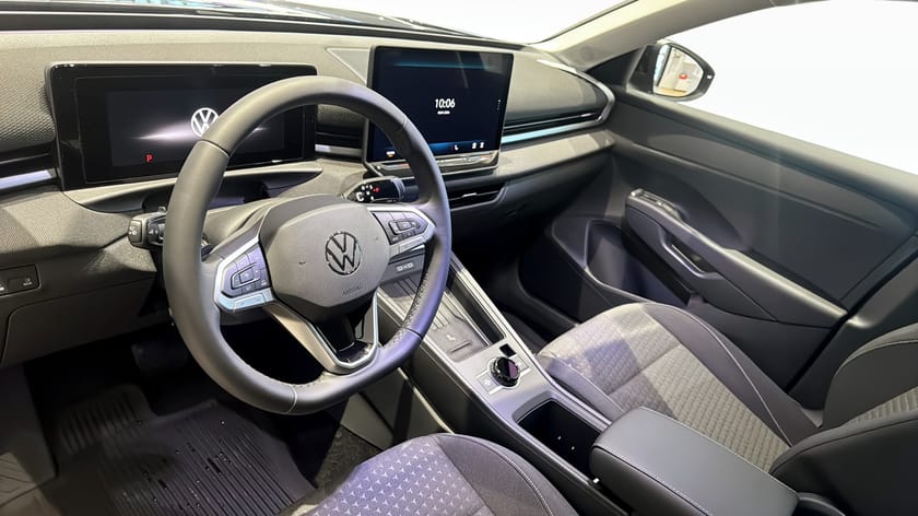 Bild 2 av Volkswagen T-Roc LIFE 1.5 150HK ACC/Keyless