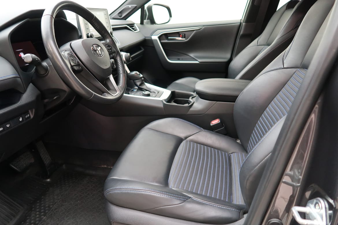 Toyota RAV4 2019 - miniatyr 3