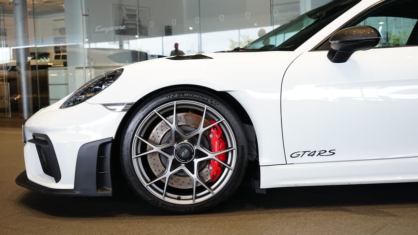 Bild 3 av Porsche 718 Cayman GT4 RS Weissach package