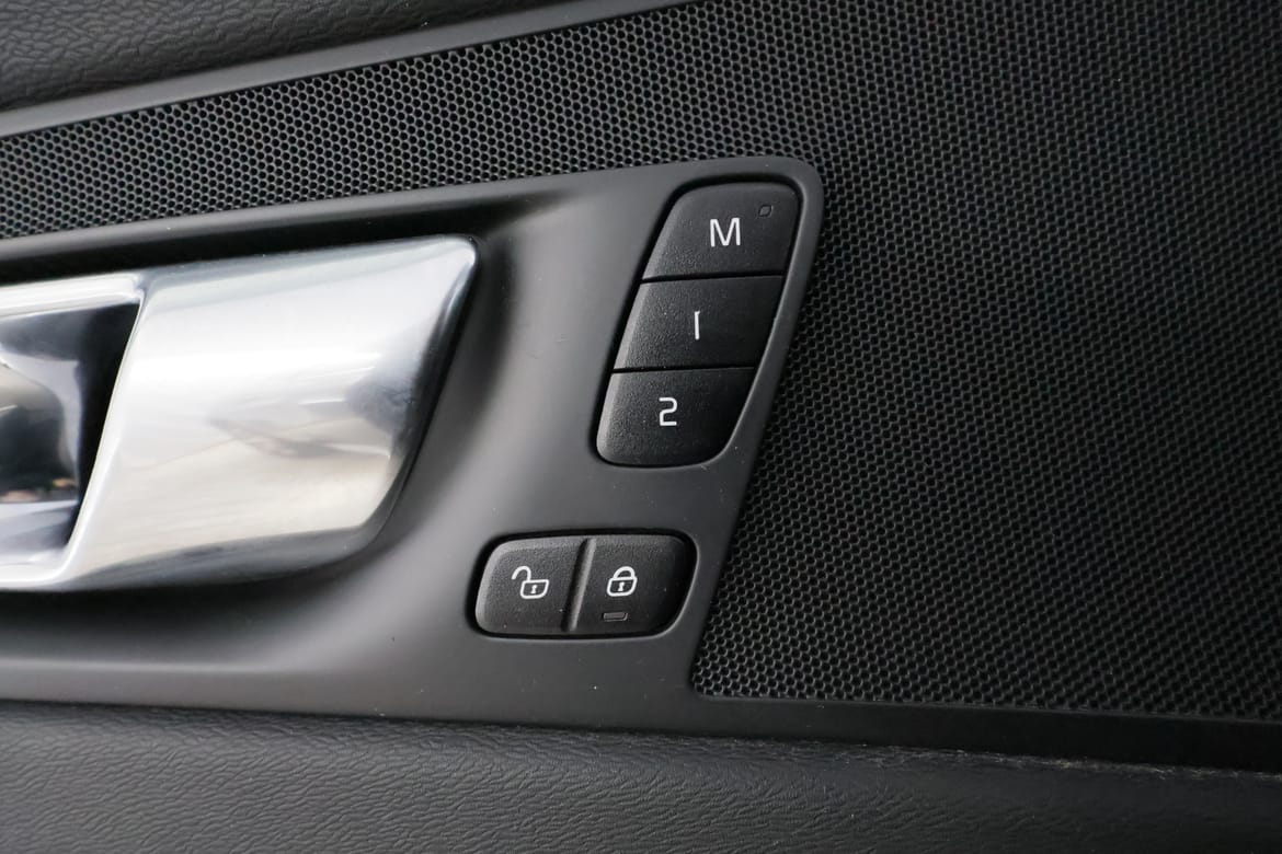 Volvo XC60 2023 - miniatyr 18