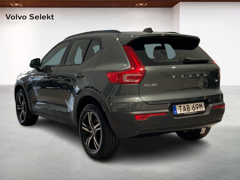 Bild 2 av Volvo XC40 B4 FWD Bensin Plus Dark