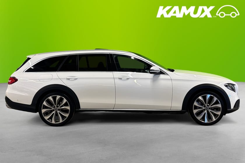 Bild 2 av Mercedes-Benz E 220 d 4MATIC All-Terrain 9G-Tronic Pano Luftfjädring Widescreen Navi