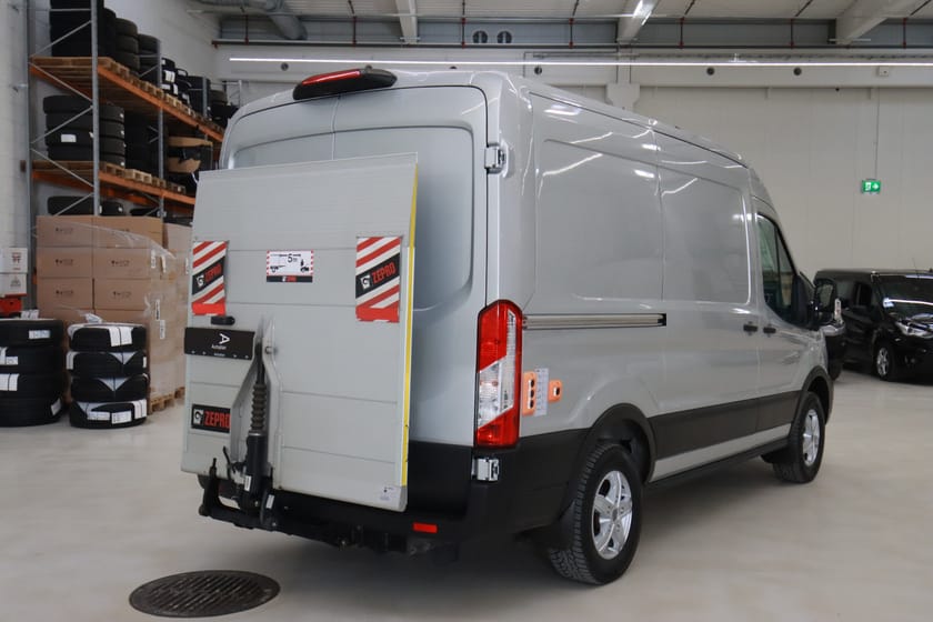 Bilde 3 av Ford E-Transit 425 L2/H2 68 kWt Trend Kl. B/Bakløfter
