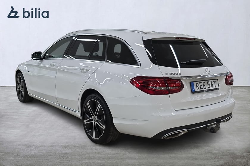 Bild 2 av Mercedes-Benz C 300 T e 9G-Tronic/Dragkrok/Backkamera/Elinställbara framstolar/Vinterhjul