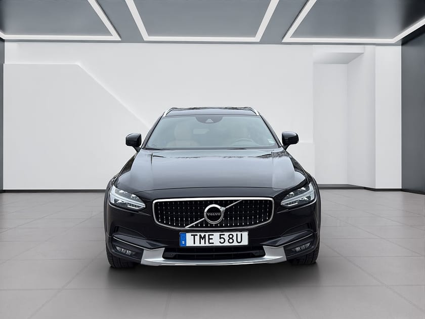 Bild 2 av Volvo V90 Cross Country D4 AWD Geartronic Momentum/Pano/Drag/Navi/S+V-Hjul