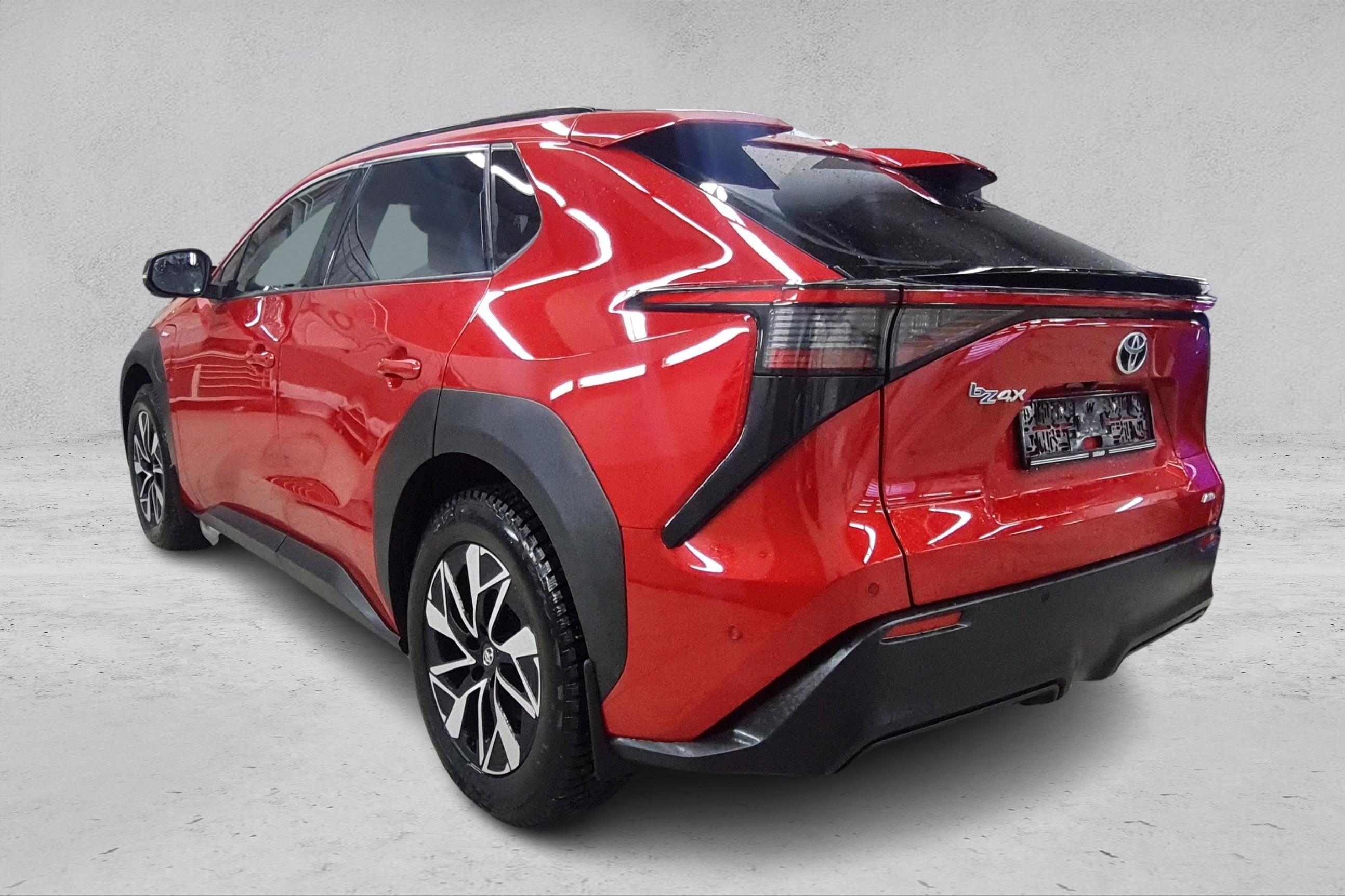 Thumnail bilde 2 av Toyota bZ4X