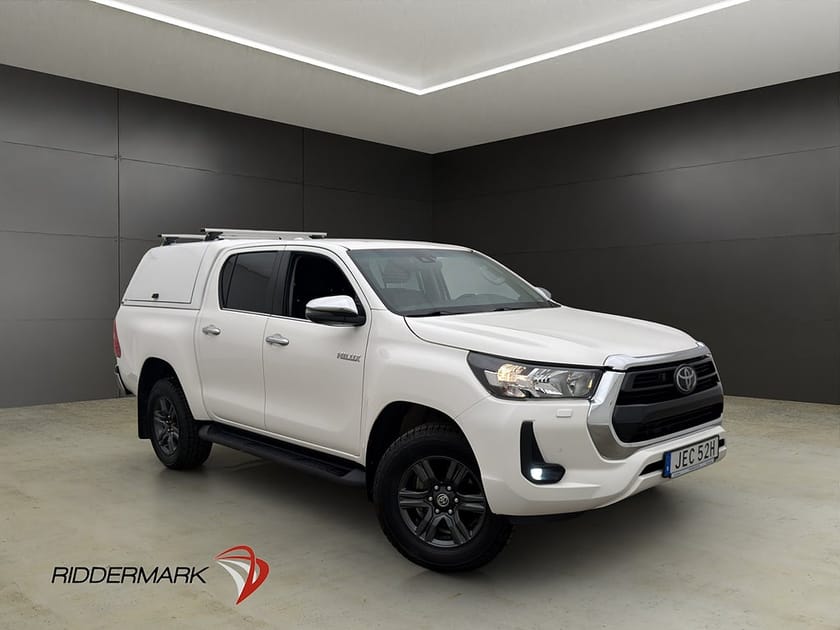 Bild 1 av Toyota Hilux Dubbelhytt Hero 2.4 AWD M/K-Värm Drag B-Kam Diff Kåpa Moms