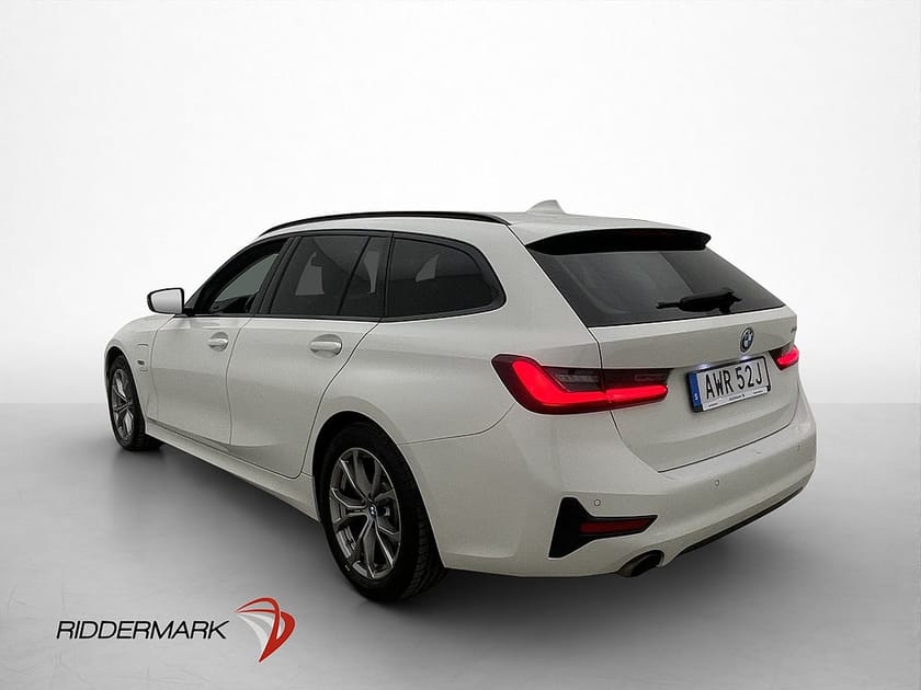 Bild 5 av BMW 330e Touring 292hk Sport Line Navi Halvskinn CarPlay