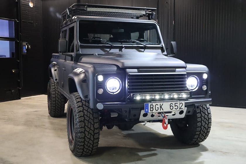Bild 2 av Land Rover Defender 110 Dubbelhytt Pick Up SE 2.4 TD4 4x4 (122hk)