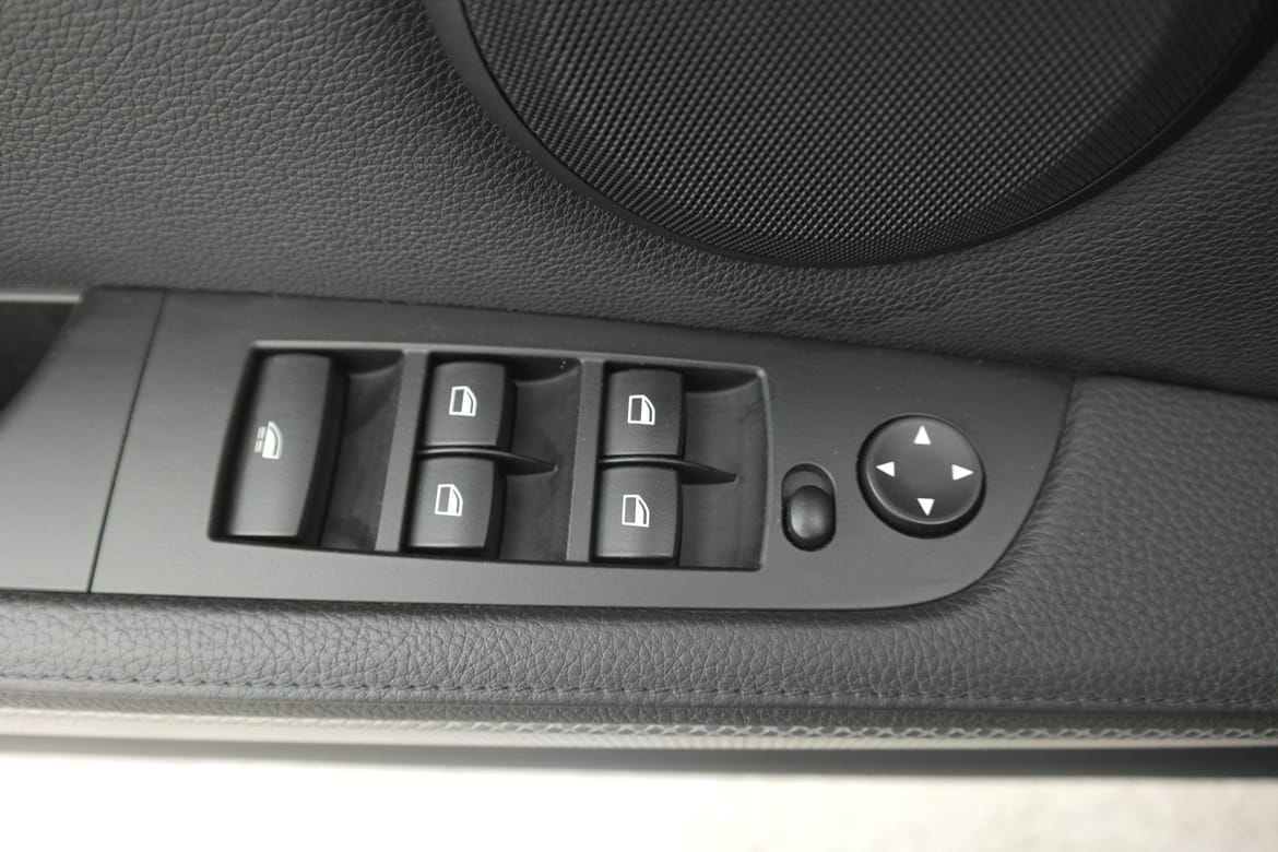 BMW 3-serie 2010 - miniatyr 9