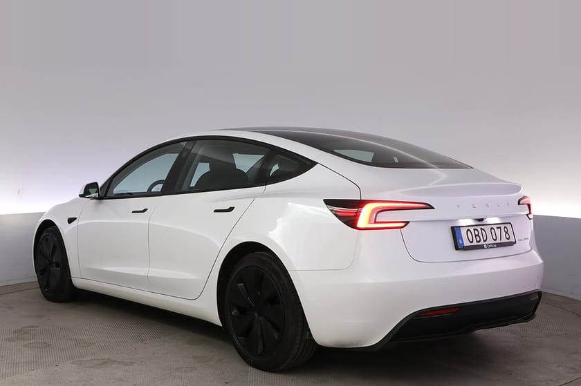 Bild 4 av Tesla Model 3 Long Range AWD Highland Autopilot Pano V-hjul