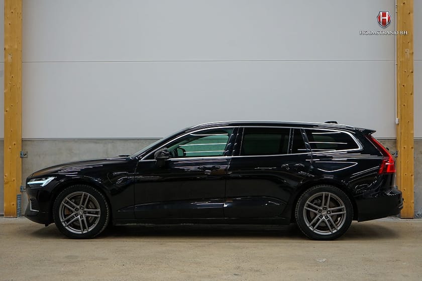 Bild 1 av Volvo V60 Recharge T6 AWD Core Drag Värmare Kamera Carplay MOMS