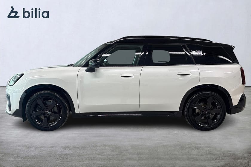 Bild 3 av MINI Countryman S ALL4 JCW /Panorama / Drag / Head-Up / Komfortöppning