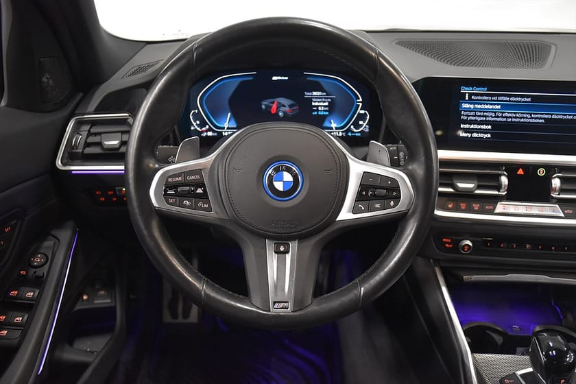 Bild 2 av BMW 330e xDrive Touring M-Sport H/K Drag AdaptivF Skinn 292hk