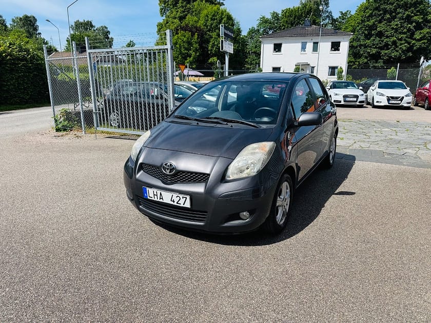 Bild 2 av Toyota Yaris 1.0 VVT-i 69HK 5-D / VÄRMARE