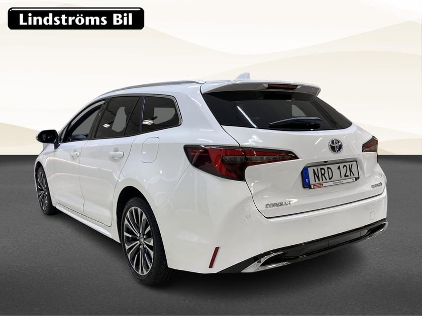 Bild 4 av Toyota Corolla Touring Sports Hybrid 1,8 STYLE PLUSPAKET 140hk  VINTERHJUL