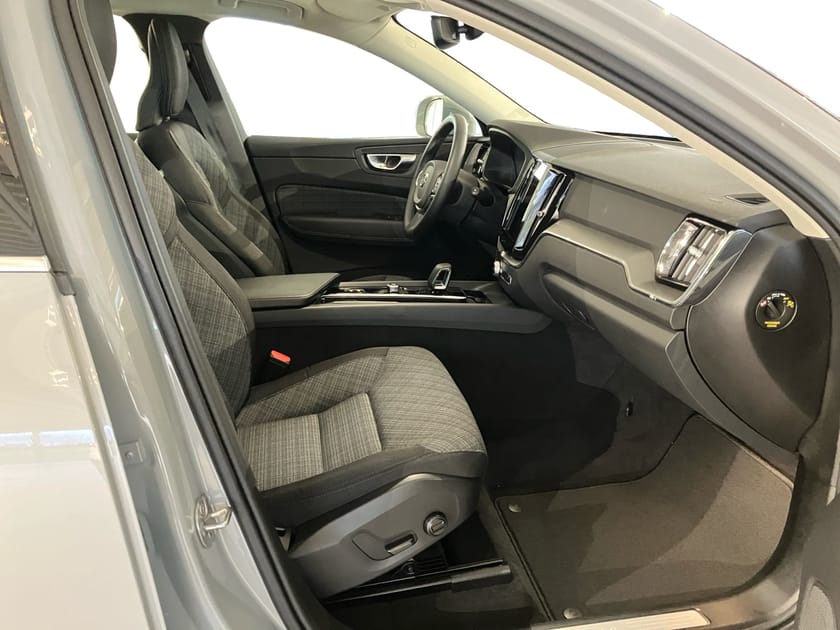 Bild 5 av Volvo XC60 T6 Core Special Edition | Dragkrok | Ljuspaket |