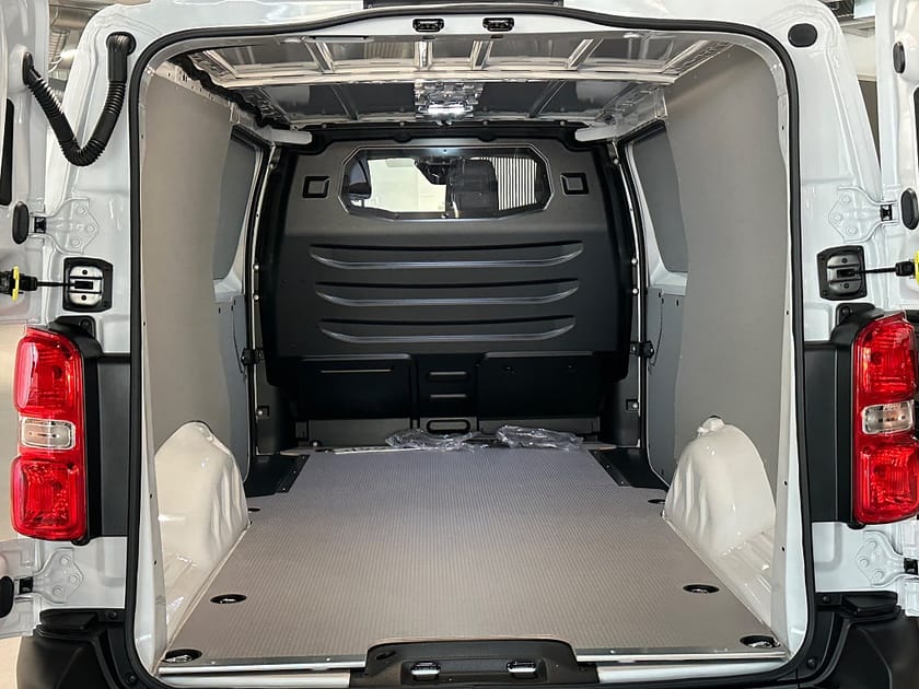 Bild 3 av Opel Vivaro Skåpbil L3 2,0145hk .- Dubbla dörrar, värmare, drag