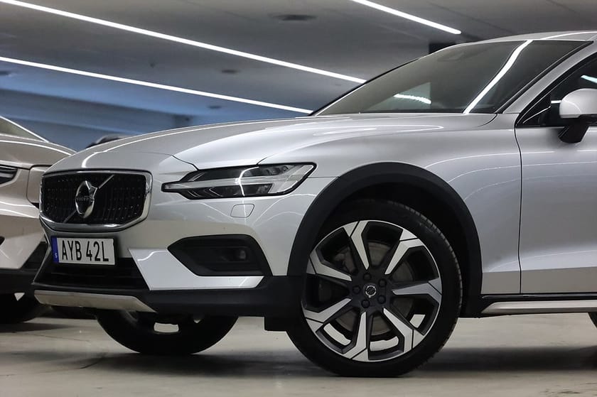 Bild 4 av Volvo V60 Cross Country B4 AWD 197hk B&W HUD 360 Pano Loungepaket