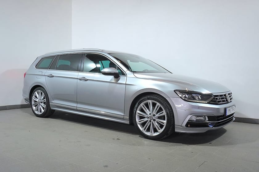 Bild 2 av Volkswagen Passat Sportscombi 2.0 TSI R-line Pano Värmare Cockpit Drag