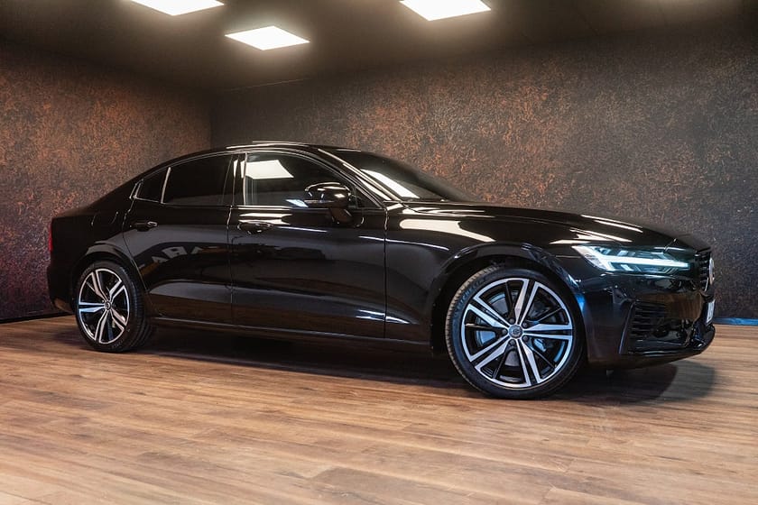 Bild 2 av Volvo S60 Recharge T8 AWD R-Design | HuD | H/K | Pano  | 2611kr/m