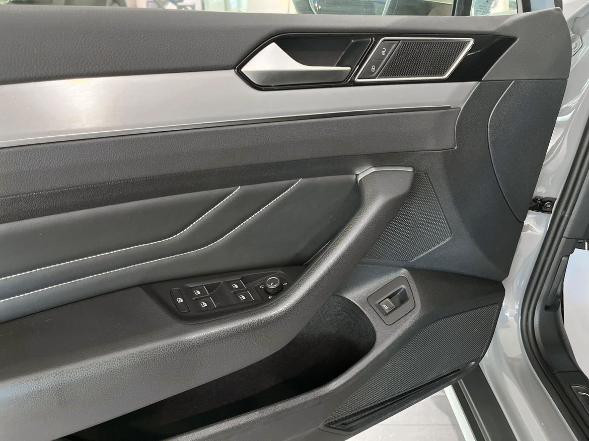 Volkswagen Passat 2023 - miniatyr 14