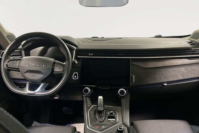 Lynk & Co 01 PHEV