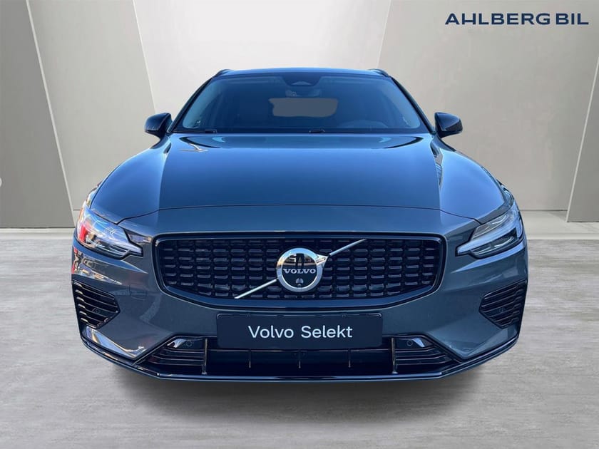 Bild 4 av Volvo V60 T6 Plus Dark Nordic Edition, Teknikpaket, Dragkrok Halvautomatisk, Panoramaglastak, Parkeingskamera 360, Google Maps