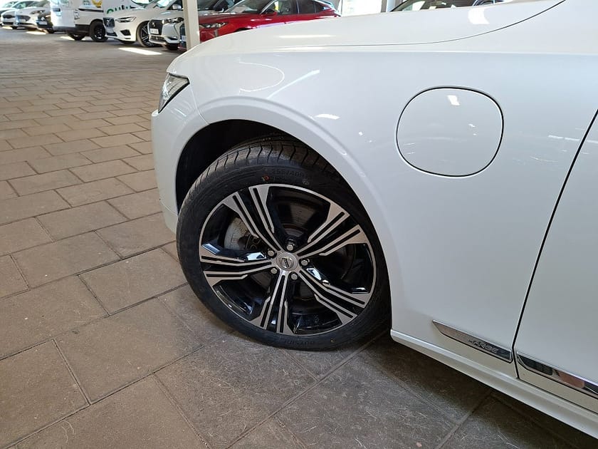 Bild 5 av Volvo V90 Recharge T6 AWD 350 Geartronic Core Edition