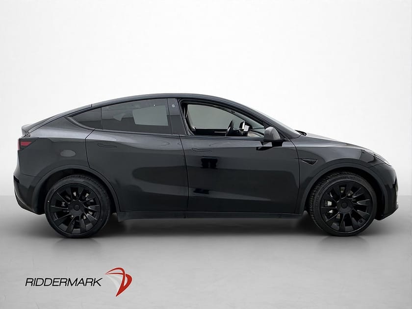 Bild 5 av Tesla Model Y Long Range AWD Autopilot MOMS Svensksåld