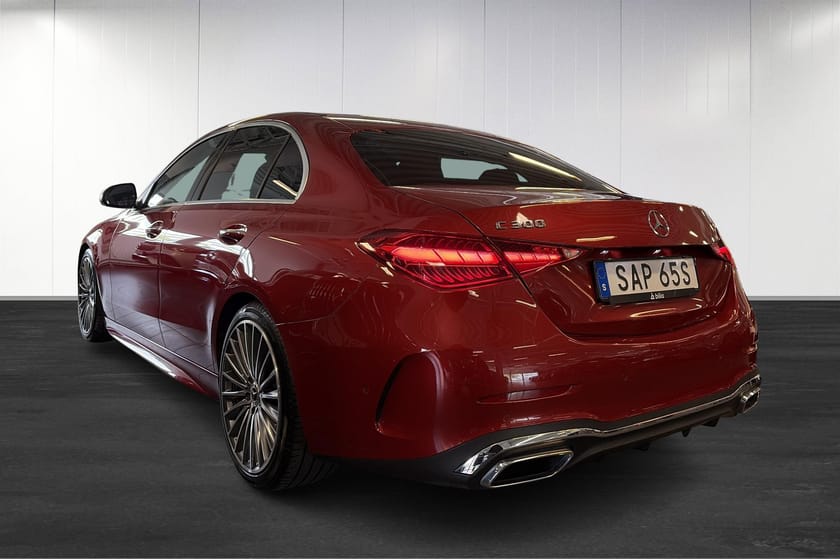 Bild 4 av Mercedes-Benz C 300 4MATIC AMG/Backaxelstyrning/Digital light